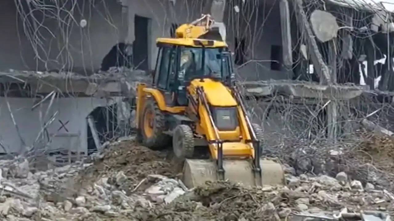 Municipal corporation's action on illegal parking, encroachment and cleanliness drive (Photo: ANI)
