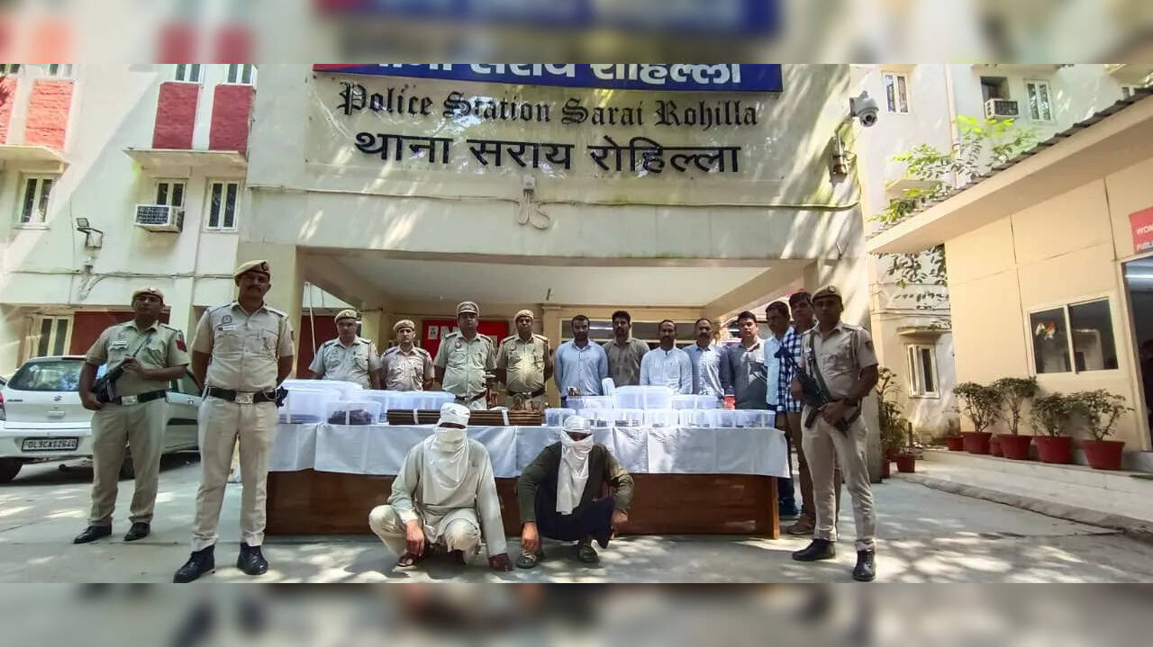 मथुरा में अवैध हथियारों के गढ़ का भंडाफोड़; देसी पिस्टल के साथ कच्चा माल जब्त, दिल्ली को मिली कामयाबी