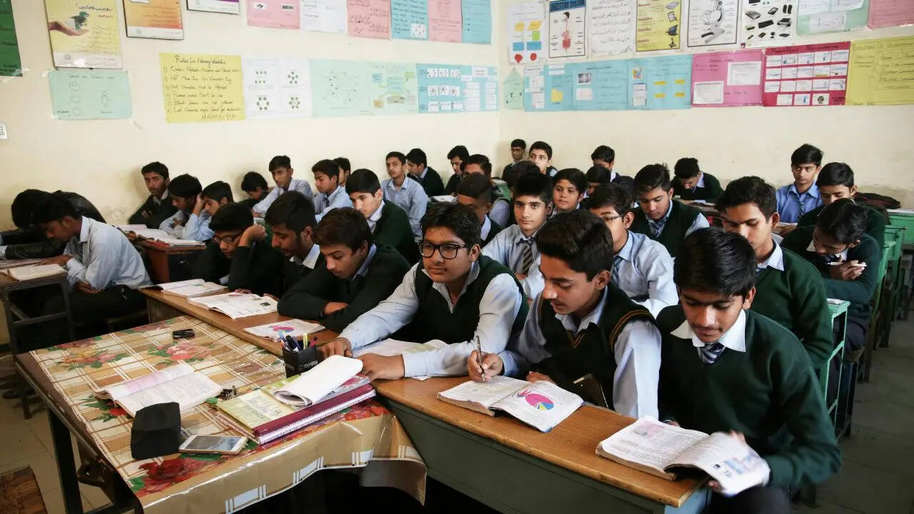 Up Board: 2026 की परीक्षाओं से पहले यूपी बोर्ड के स्कूलों को करना होगा ये खास काम