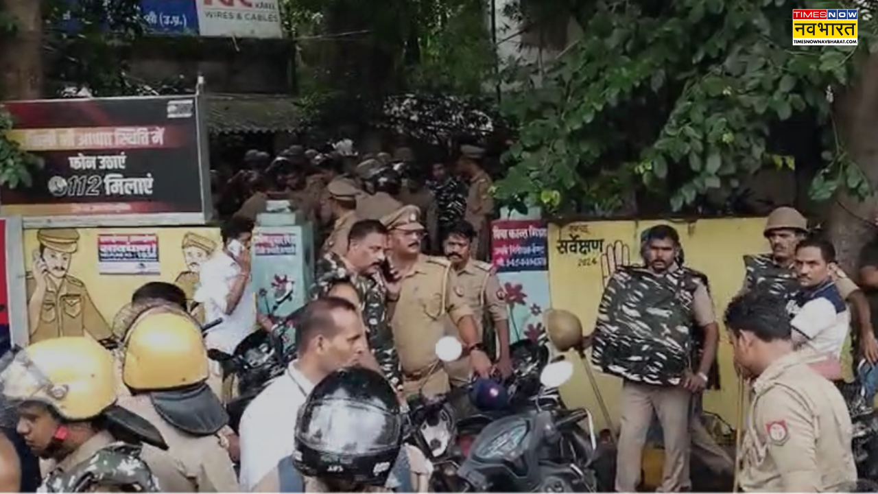 Lawyers beat inspector in Varanasi