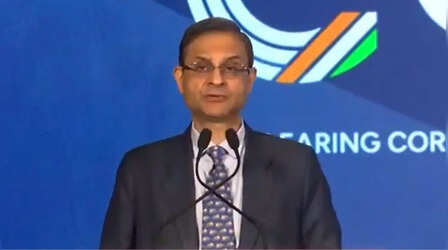 रुपया बनेगा ग्लोबल खिलाड़ी! डॉलर का दबदबा होगा कम, RBI गवर्नर का बड़ा ऐलान