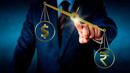 Rupee vs Dollar: रुपया रिकॉर्ड निचले लेवल पर, 45 पैसे टूटकर 88.73 प्रति डॉलर हुआ