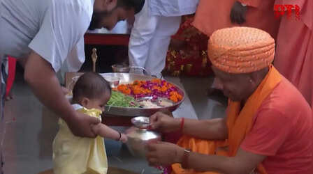 Gorakhpur News: गोरखनाथ मंदिर में दशहरे की धूम, आज CM योगी ने किया कन्या-पूजन; कल भव्य शोभायात्रा का करेंगे नेतृत्व