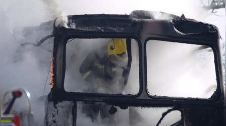 Kurnool Bus Fire: आंध्र प्रदेश में 40 यात्रियों से भरी बस में लगी आग; 20 से अधिक लोगों की मौत, कई झुलसे