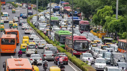 Delhi Pollution: प्रदूषण से जूझती दिल्ली को मिलेगी राहत! 1 नवंबर से इन वाहनों की एंट्री बैन
