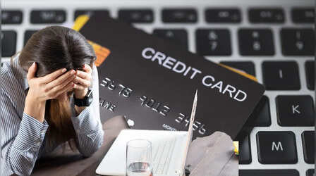 SBI ग्राहकों को बड़ा झटका, आज से वॉलेट लोड और एजुकेशन पेमेंट पर लगेगा 1% चार्ज