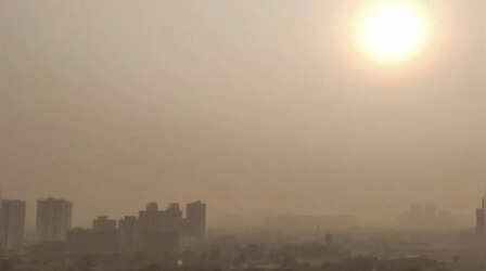 Delhi-NCR AQI: दिल्ली में 'सांसों का संकट' बरकरार, नोएडा-गाजियाबाद और गुरुग्राम में भी हवा हुई जहरीली, 300 के पार पहुंचा एक्यूआई