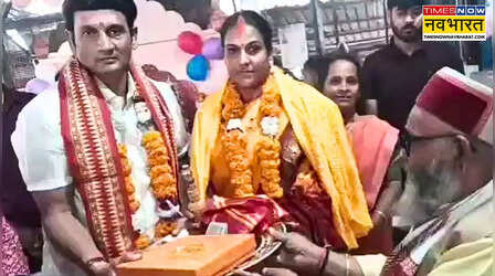 Ayodhya: एक विवाह ऐसा भी...साक्षी बने स्वयं रामलला; मंदिर परिसर में लिए तमिलनाडु के श्रद्धालु दंपति ने सात फेरे