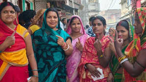 बिहार चुनाव पर सख्त निगरानी: 45 हजार से ज्यादा मतदान केंद्रों से लाइव फीड देख रहा है निर्वाचन आयोग