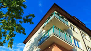 फ्लैट कितने साल पुराना है? जानिए इसकी उम्र कैसे तय करती है रीसेल कीमत