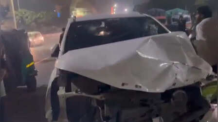 Noida Accident: नोएडा में फिर दिखा तेज रफ्तार का कहर; सेक्टर-61 अंडरपास के पास दो कारों की भीषण टक्कर, 4 लोग घायल