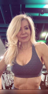 65 साल की इस दादी की फिटनेस का कहर सिक्स पैक एब्स देख उड़ेंगे होश