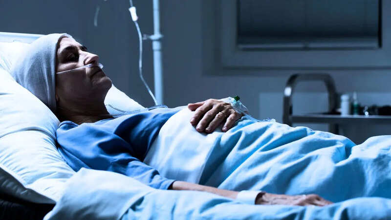 Elder Declared Dead Comes Back to Life (Symbolic Photo: Canva)