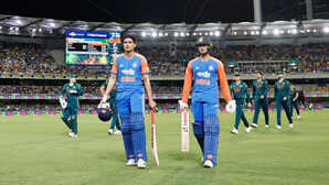 IND VS AUS 5th T20, लाइव क्रिकेट स्कोर: बारिश के कारण रद्द हुआ 5वां टी20, टीम इंडिया ने 2-1 से किया सीरीज पर कब्जा