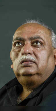 मुनव्वर राना के 10 मशहूर शेर तुम्हारी याद आई और खिड़की खोल दी हम ने