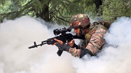 जंग के मैदान में कैसे उतरी है India Army, इन फोटोज में देखती एक झलक