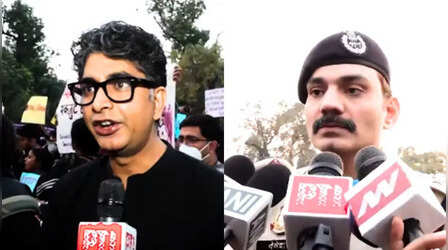 दिल्ली की दम घोंटू हवा पर फूटा लोगों का गुस्सा, इंडिया गेट पर प्रदर्शन, दावा - कई इलाकों में AQI 999 के पार