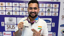 ISSF World Shooting Championship: अनीश भानवाला ने विश्व चैंपियनशिप में 25 मीटर रैपिड फायर पिस्टल स्पर्धा में जीता सिल्वर मेडल