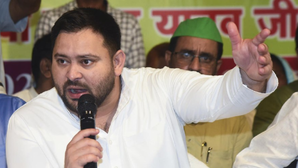 तेजस्वी ने पहले चरण में मतदाताओं का लिंग आधारित डेटा सार्वजनिक न करने पर ECI को घेरा, पीएम मोदी पर भी साधा निशाना