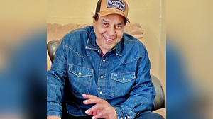 2025 में धर्मेंद्र ने कराया था मोतियाबिंद का ऑपरेशन जानिए बुढ़ापे में क्यों बढ़ जाता है इसका रिस्क