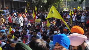 PU Protest: 'पत्रकार अपराधी नहीं हैं, लोकतंत्र में उनकी भूमिका अहम', चंडीगढ़ पुलिस की कार्रवाई पर प्रेस क्लब ऑफ इंडिया ने जताई चिंता