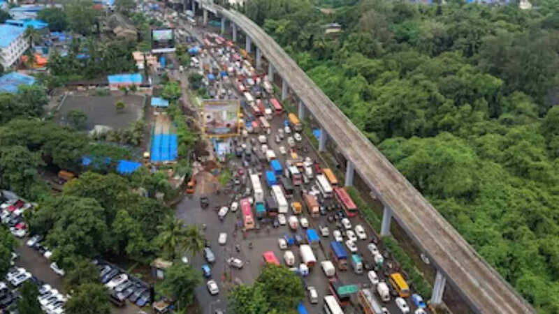 Thane-Ghorbandar highway