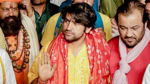 'जिन्हें राम नाम से दिक्कत है, वे लाहौर की टिकट कटा लें, अगर टिकट के पैसे नहीं हैं तो...' क्या बोले बागेश्वर बाबा