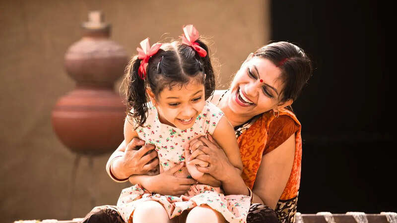 UP Government Launches Recruitment for 532 Anganwadi Workers in Jhansi (Symbolic Photo: Canva)