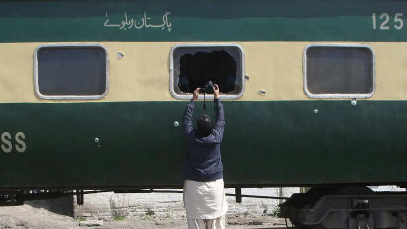 pakistan train 