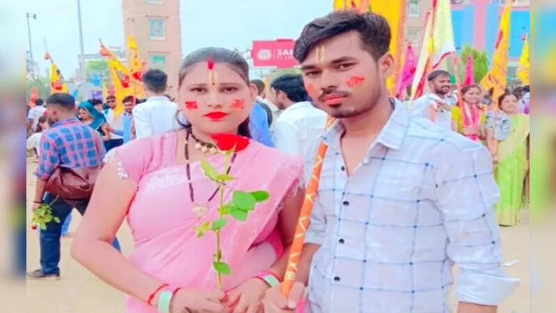 Couple Suicide In Rewari: बच्चे नहीं हुए तो एक ही फंदे पर दंपती ने दी जान, एक ही चिता पर क्यों हुआ दोनों का अंतिम संस्कार?