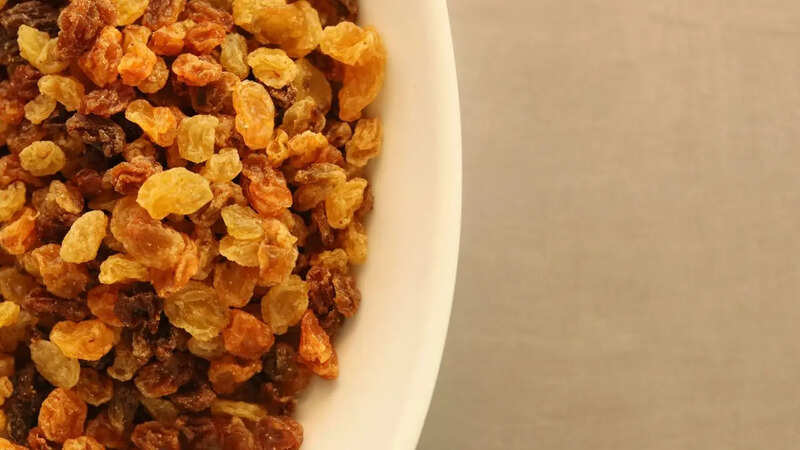 raisin water in hindi