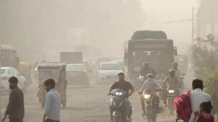 Delhi AQI: दिल्ली की हवा ‘बहुत खराब’ श्रेणी में बरकरार, 13 इलाकों में AQI 400 पार; इस हफ्ते भी बेहतर नहीं होंगे हालात