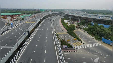 द्वारका एक्सप्रेसवे पर आखिर क्यों रेलिंग लगा रहा है NHAI, जिससे स्थानीय लोगों का भड़का गुस्सा