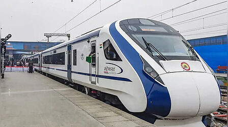 अयोध्या में अब दिखेगा राम लला का पूरा मंदिर, दिल्ली-अयोध्या Vande Bharat Express का किराया और रूट यहां देखें