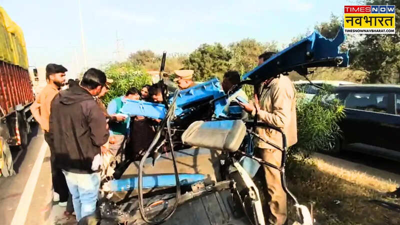 Major Accident on Moradabad-Lucknow Highway