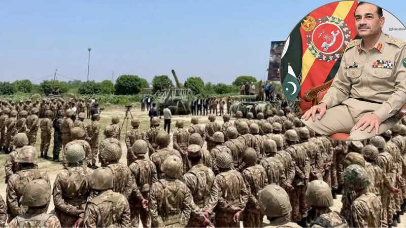 पाकिस्तान में सेना और सरकार के बीच खींचतान जारी