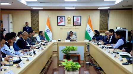 दिल्ली में 'युद्ध' जहरीली हवा के 'विरुद्ध', CM रेखा का सख्त प्लान तैयार; लापरवाही पर चालान-FIR तय