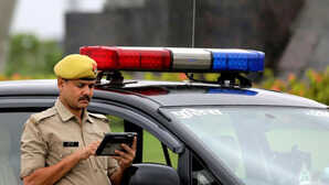 UP Police Assistant Operator Recruitment 2025: यूपी पुलिस में सरकारी नौकरी का मौका, असिस्टेंट ऑपरेटर के लिए युवा करें अप्लाई