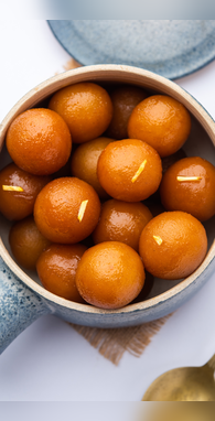 सिर्फ 4 गाजर से बनाएं गरमा गरम गुलाब जामुन देखें गाजर की मिठाई की Easy Recipe