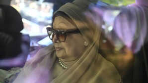 बांग्लादेश की पूर्व PM खालिदा जिया का कैसा है स्वास्थ्य? एयर एम्बुलेंस से लंदन ले जाने की हो रही तैयारी