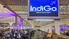 IndiGo Flight Cancellations: न हो परेशान! इस समय तक हालात हो जाएंगे सामान्य; सरकार कर रही रियल टाइम निगरानी