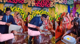 Today Viral Video शादी में दूल्हा-दुल्हन को मिला ऐसा गिफ्ट तोहफा देखते ही हर कोई रह गया हैरान