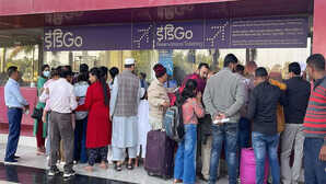 सभी एयपोर्ट से IndiGo की उड़ानें फिलहाल शुरू, 15 दिसंबर तक सामान्य होंगी सेवा, यात्रियों के लिए रेलवे ने किए खास प्रबंध