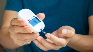 दवा के साथ अपनाएं ये 15 मिनट की आदत, ब्लड शुगर कंट्रोल करने का डॉक्टरों का सबसे आसान फॉर्मूला