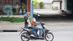 Mumbai News: मुंबई में ओला और रैपिडो पर बड़ी कार्रवाई, बिना परमिट बाइक–टैक्सी चलाने पर FIR दर्ज