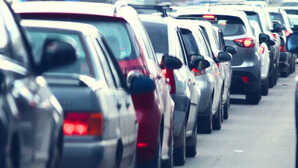 Noida: यमुना एक्सप्रेसवे पर ट्रैफिक अलर्ट; इन टोल प्लाजा पर किसानों का धरना, जानें क्या है वजह