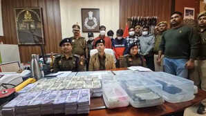 Greater Noida News: दोगुने पैसे का लालच देकर ठगी करने वाले गैंग का भंडाफोड़, 6 गिरफ्तार