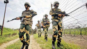 BSF ने जम्मू बॉर्डर पर हथियारबंद एक संदिग्ध आतंकवादी को गिरफ्तार किया