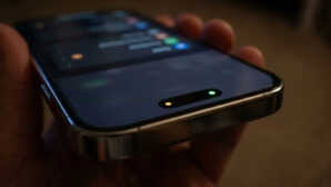 iPhone के डिस्प्ले में क्यों जलती है ग्रीन और ऑरेंज लाइट? जानें इनका मतलब