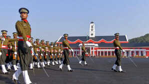 IMA Passing Out Parade: ACA निश्कल द्विवेदी को ‘स्वॉर्ड ऑफ ऑनर’, 491 कैडेट बने सेना के अफसर